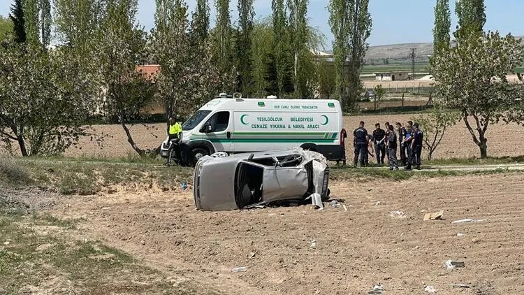   Niğde’de otomobilin devrilmesi