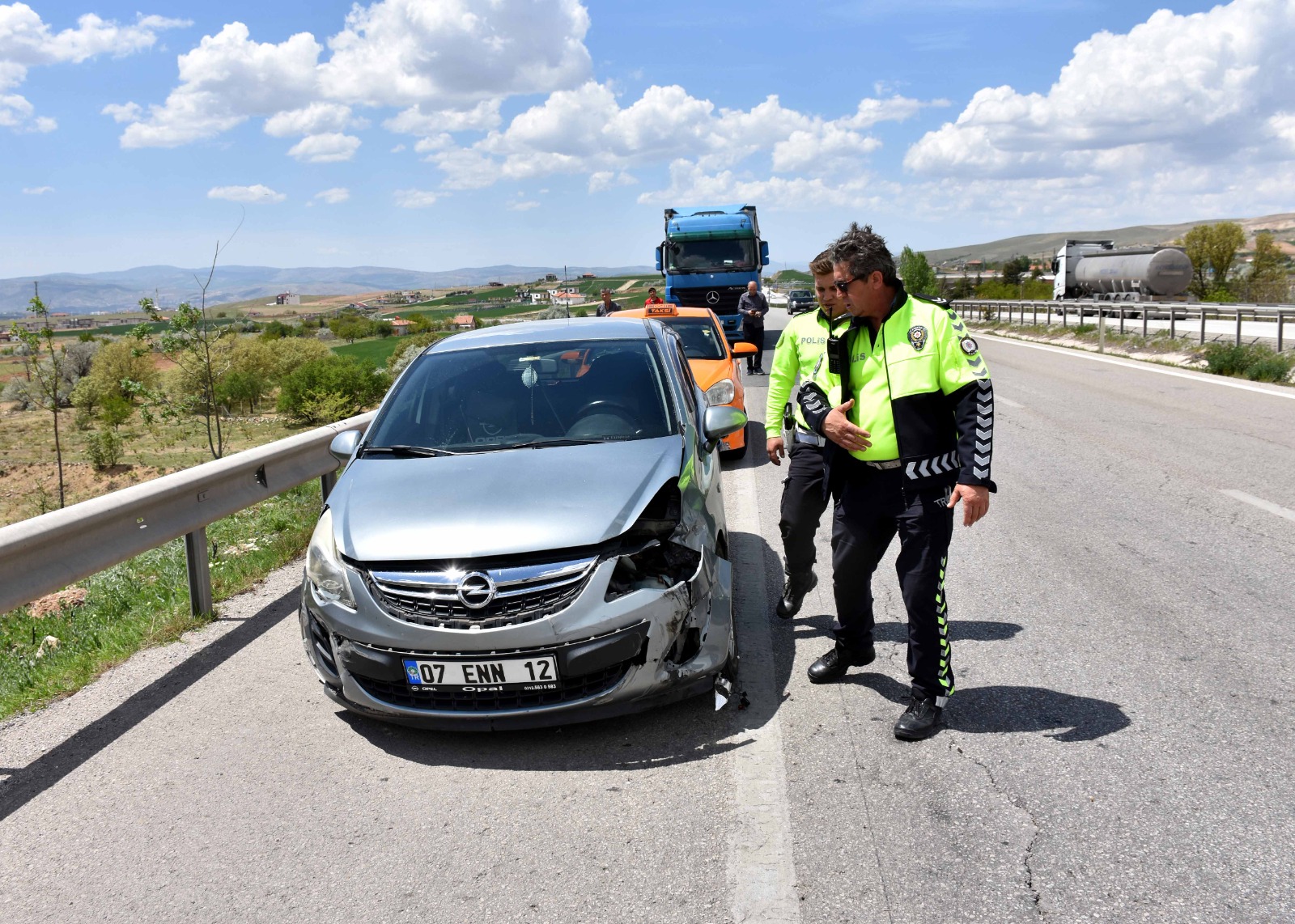 Kırıkkale’de otomobille tırın çarpışması