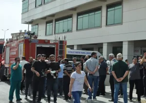 Mersin’in Tarsus İlçesinde Hastanede Çıkan Yangın Söndürüldü