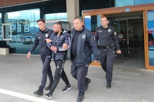 Markette Silahlı Soygun Yapan Şahıs Tutuklandı