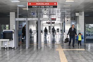 Ankara’da Yağış Sebebiyle Su Basan Metro İstasyonları Kullanıma Açıldı