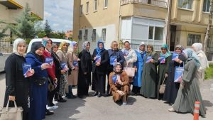 Ak Kadın Kolları Heyeti Ev Ziyaretinde Türkiye Yüzyılını Anlatıyor