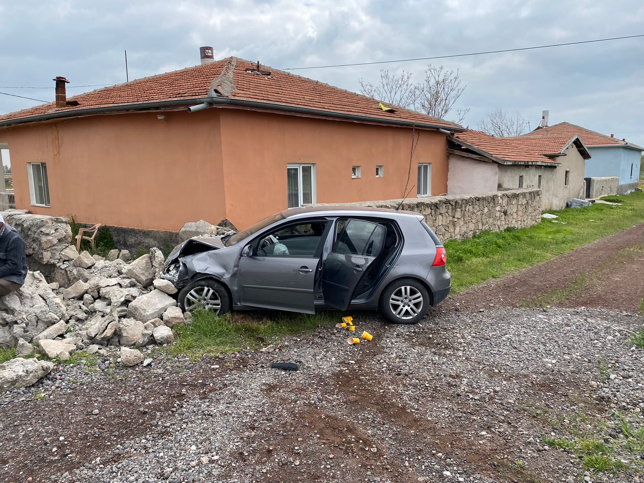 Direksiyon hâkimiyetini kaybeden sürücü