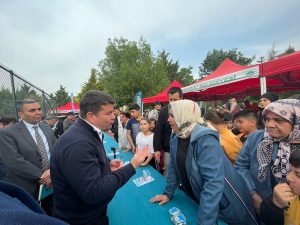 Belediye Başkanı Evren Dinçer, Aksaray’da halkımızın yanına giderek dinliyoruz