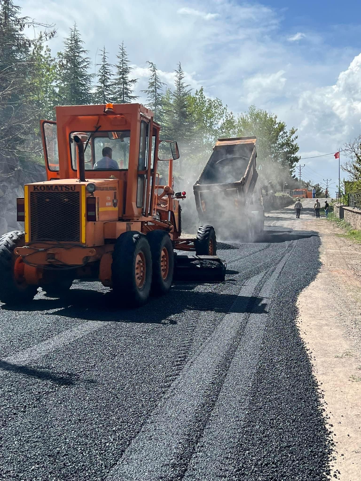 Helvadere belediyesinde sıcak asfalt