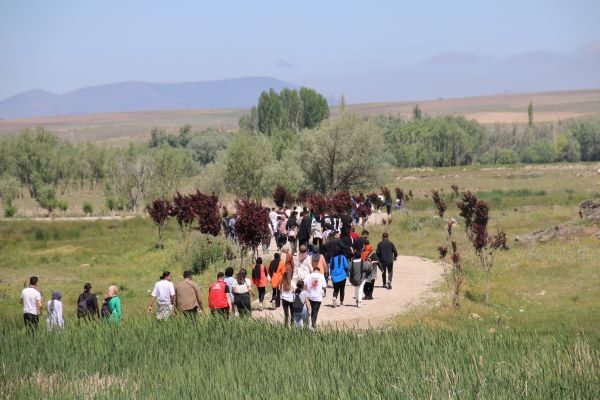 Gülağaç Bakı Gölü Mahalli