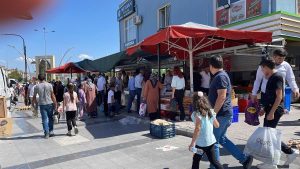 Aksaray’da çarşı pazara bereket yağdı