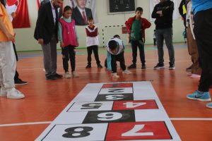 Aksaray’da “Geleneksel Çocuk Oyunları Şenliği” düzenlendi