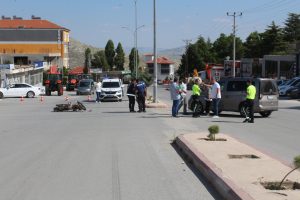 Konya Yunak İlçesinde kamyonet ile motosiklet çarpıştı bir kişi yaralandı