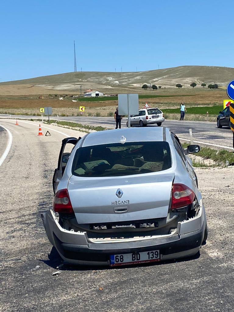 Aksaray’da iki otomobilin çarpışması