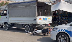 Adana’da motosiklet kamyonete çarptı, motosiklet sürücüsü hayatını kaybetti