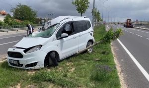 Aksaray’da hurda yüklü tıra arkadan çarptı 2 yaralı