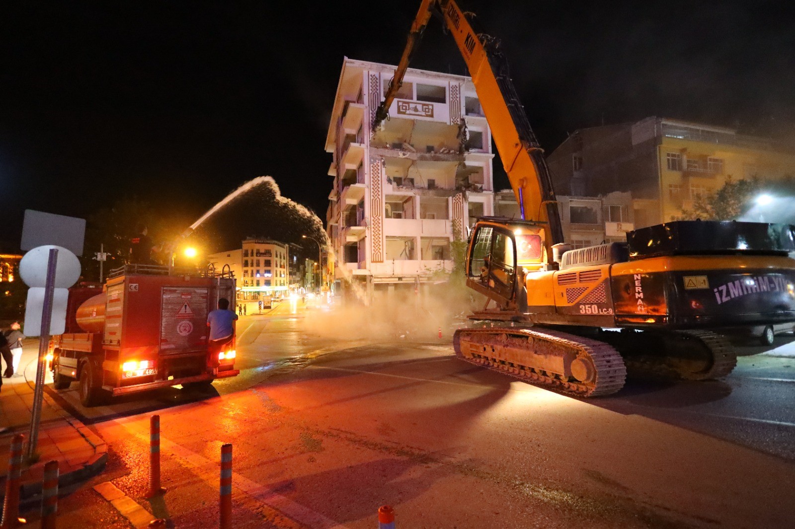 Aksaray Belediyesi ekipleri, vatandaşların