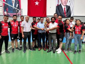 Voleybol turnuvasının şampiyonu Ortaköy Belediyesi