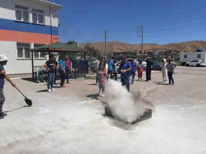 Aksaray’da AFAD gönüllülerine yangın eğitimi verildi