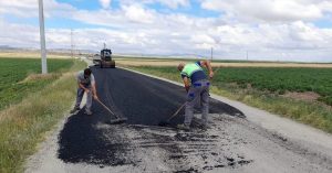 Özel İdare, Aksaray’da yolları asfaltlıyor