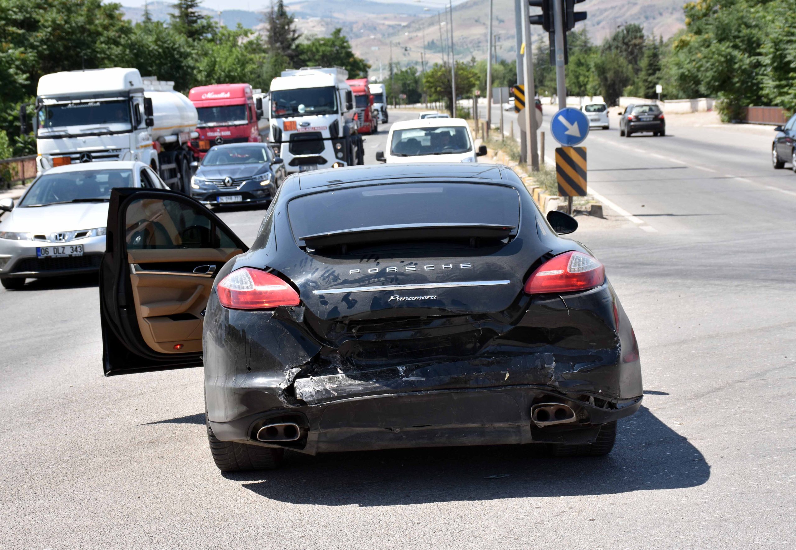 Kırıkkale’de iki otomobilin çarpışması