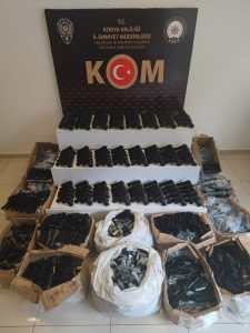 Konya’da silah kaçakçılığı operasyonunda 2 şüpheli tutuklandı