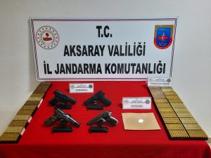 Aksaray’da Jandarmanın yaptığı operasyonda silah ve uyuşturucu ele geçirildi