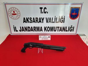 Jandarma Aksaray’da düğün sırasında havaya ateş açan kişi yakalandı