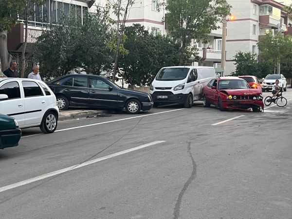 BMW sürücüsü park halindeki