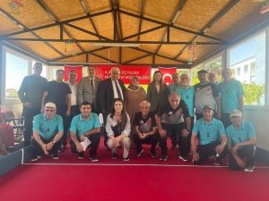 Aksaraylı yetişkin gençler Bocce turnuvasında birinci