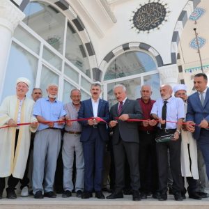 Vali Kumbuzoğlu ve Milletvekili Altınsoy, Hz. Ömer-ül Faruk Camii’nin açılış törenine katıldı