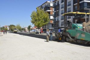 Aksaray Belediyesi, asfalt çalışmasına devam ediyor