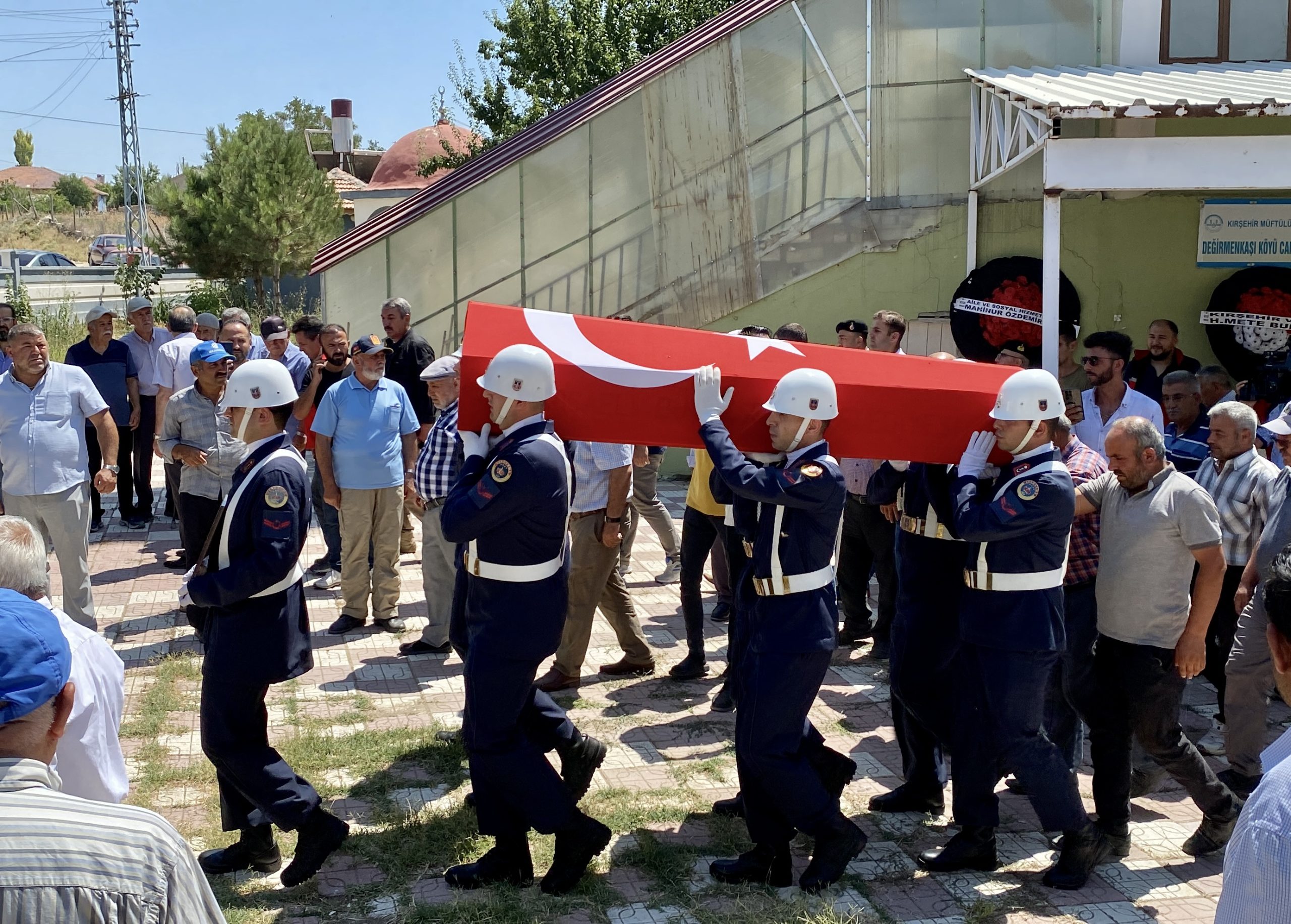 Kırşehir’de oğlu tarafından silahla