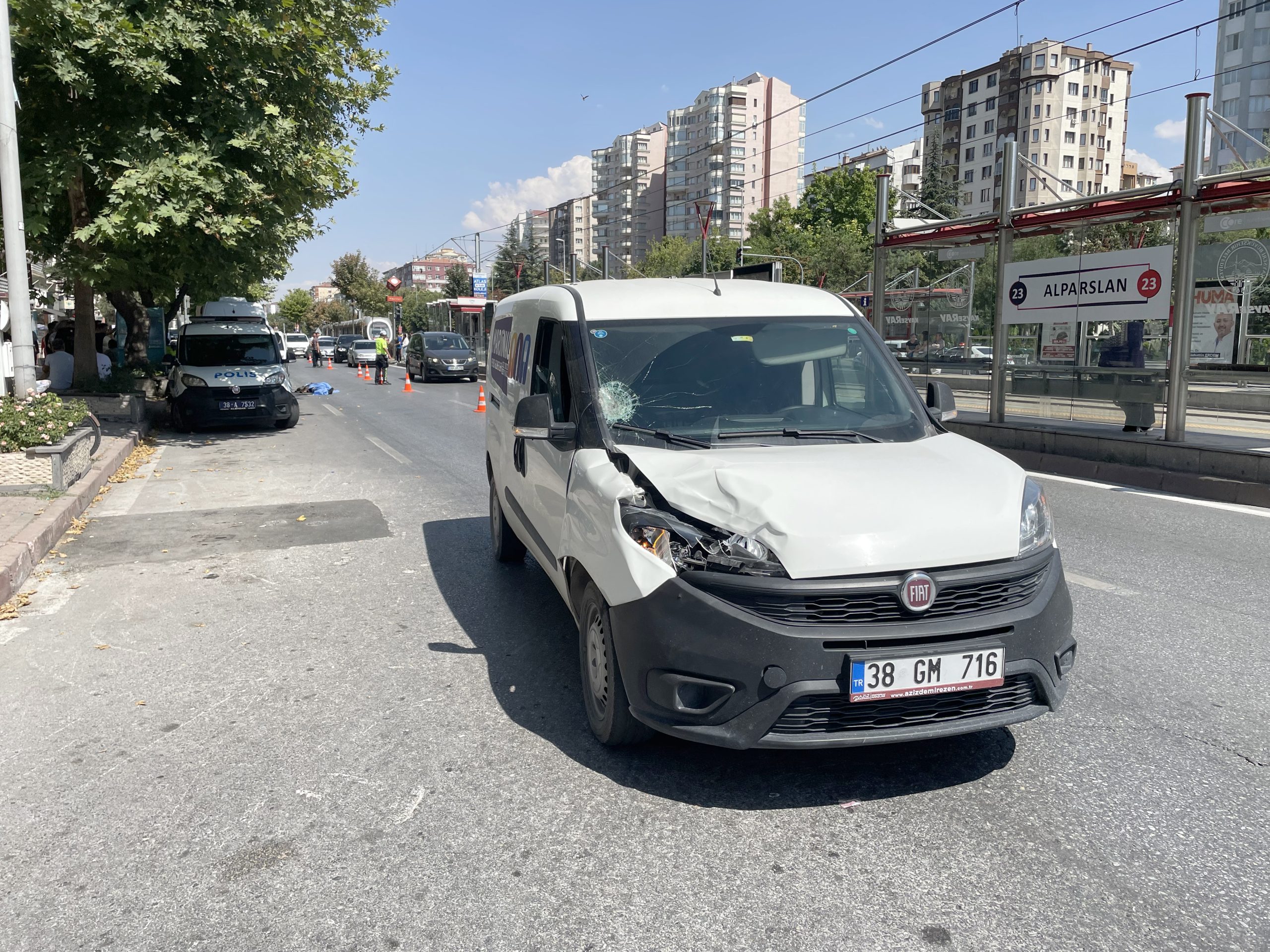 Kayseri’de hafif ticari aracın