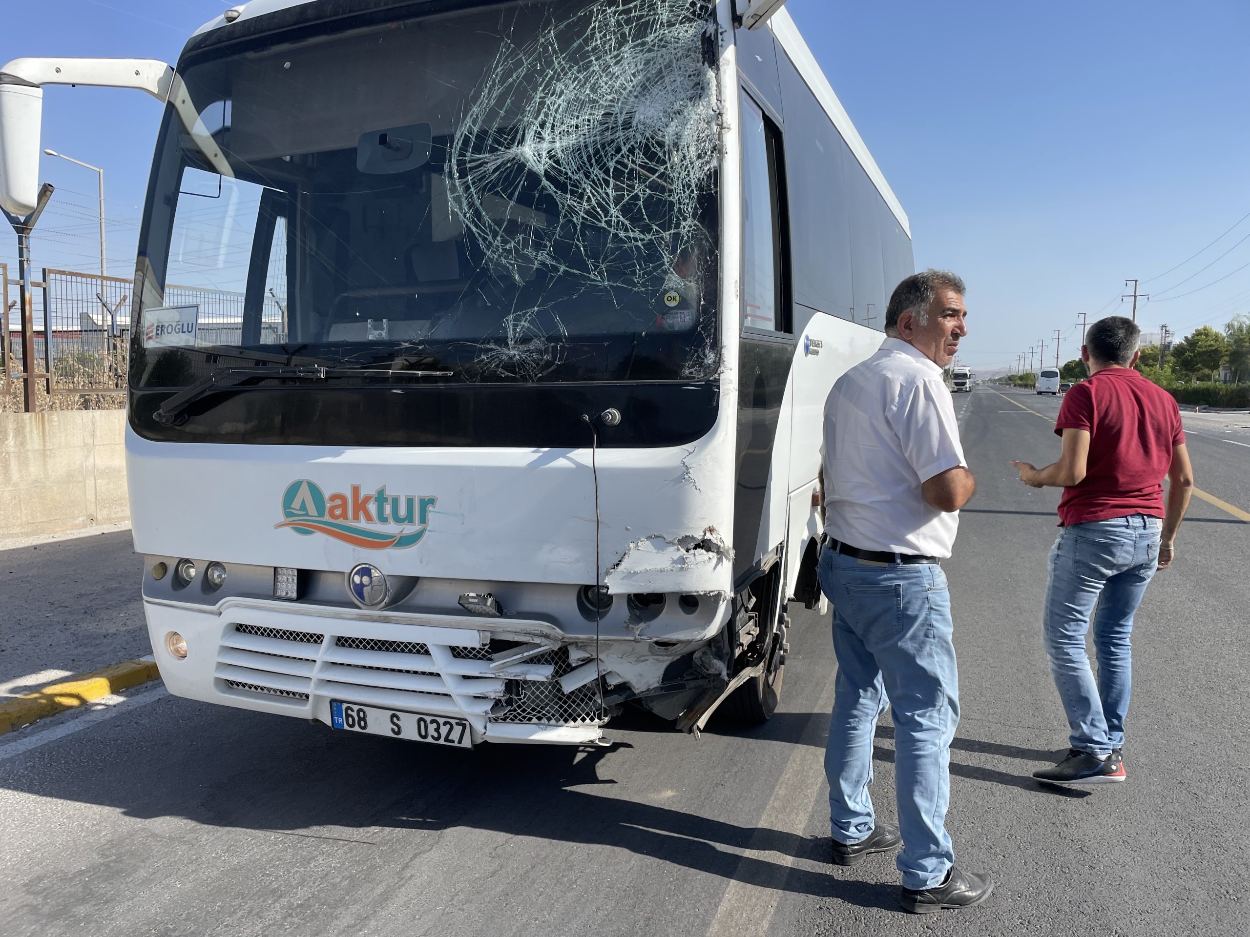 Aksaray’da işçileri taşıyan iki