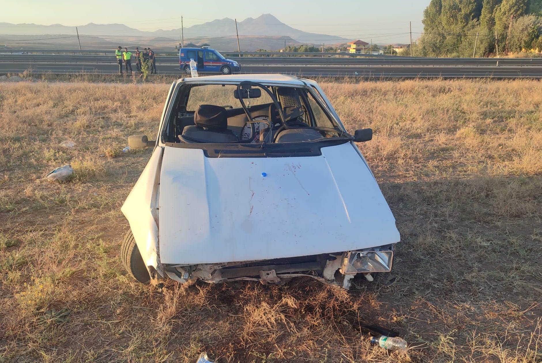 Aksaray’da otomobilin şarampole devrilmesi