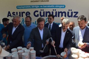 Aksaray Valiliğinden aşure ikramı