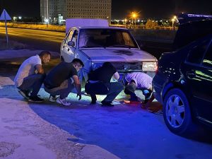 Aksaray’da araç tamamen yanmaktan şans eseri kurtarıldı