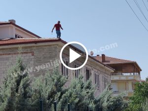 Aksaray’da cami çatısına çıkan genç intihar girişiminde bulundu