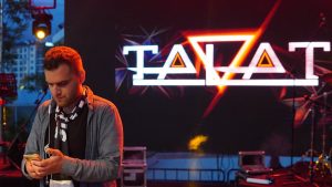 DJ Talat sahnedeki enerjisiyle dinleyenlerini büyülüyor