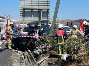 Aksaraylı aile İstanbulda kaza yaptı 2 ölü 1 ağır 2 yaralı