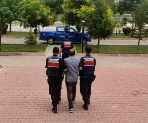 Aksaray Jandarma’dan dolandırıcılık operasyonu: 11 yıl hapis cezalı şahıs tutuklandı