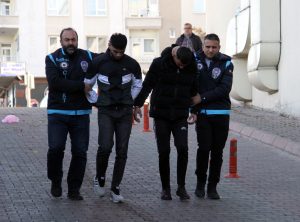 2 kardeşin silahla öldürülmesine ilişkin 3 zanlı tutuklandı