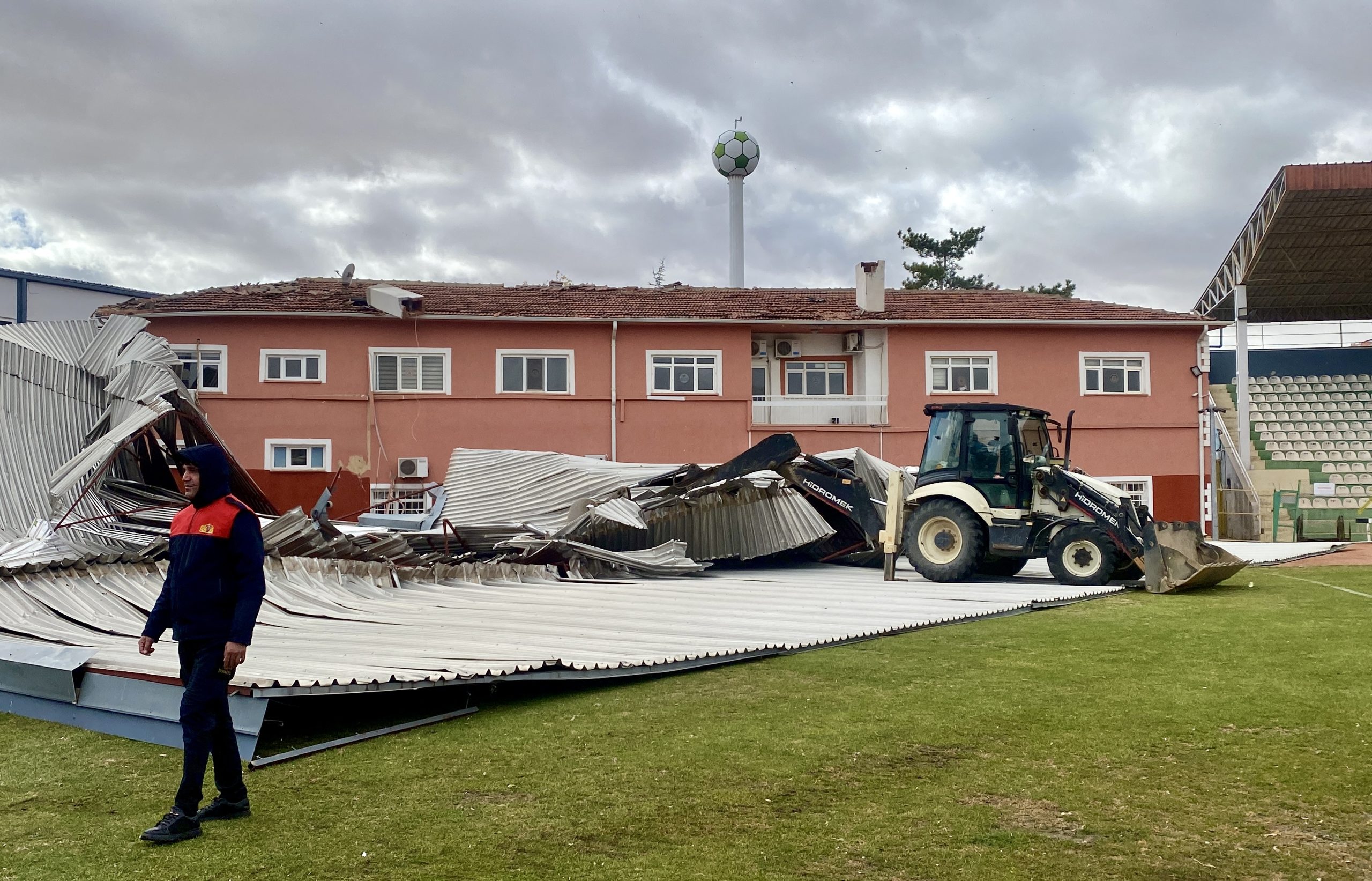 Kırşehir’de kuvvetli rüzgar nedeniyle