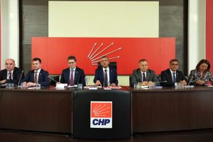 CHP’de yeni dönem stratejileri masaya yatırıldı; Özgür Özel ve Ertürk toplantıda buluştu!