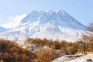 Hasandağı gelinliği ile sonbaharın büyüleyici manzaralarını sunuyor!