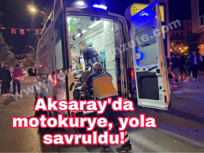 Kapıya çarpan motokurye yola