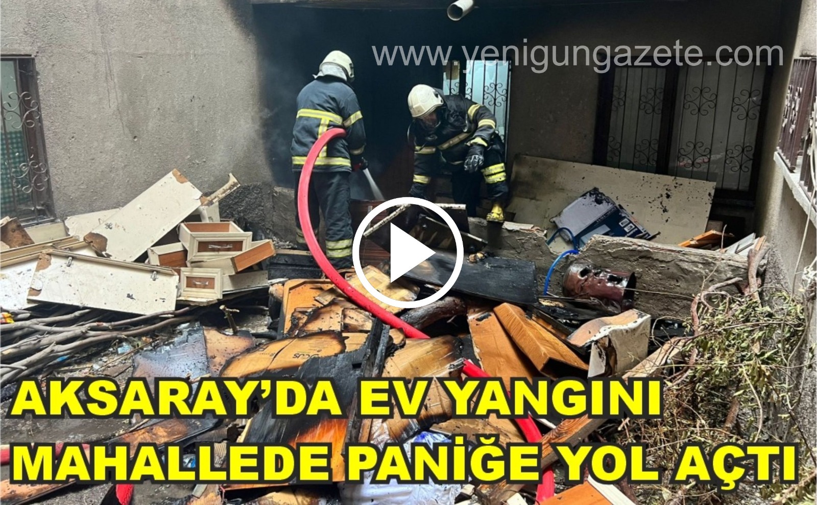 Aksaray’da bir evin balkonunda