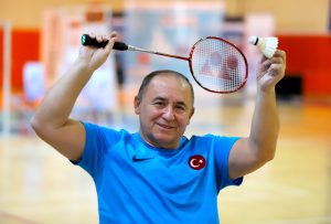 Dünya şampiyonu para badmintoncu Avni Kertmen, başarılarıyla engel tanımıyor