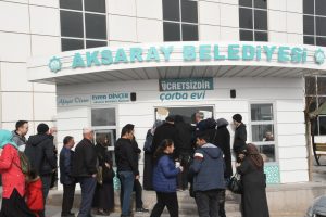 Aksaray Belediyesi her gün 5 bin kişiye çorba dağıtımı yapıyor