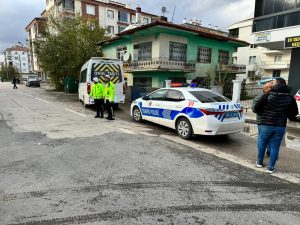 Aksaray’da servis aracının çarptığı kadın hayatını kaybetti!