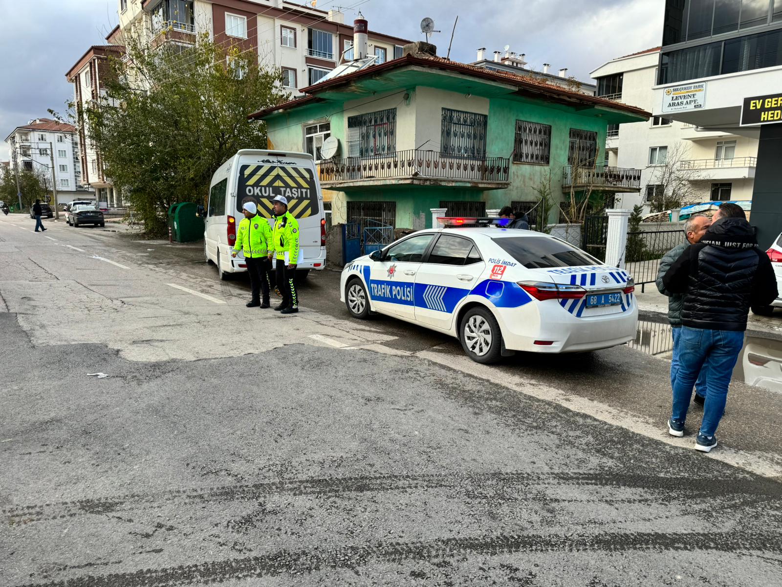 Aksaray’da servis aracının çarpması