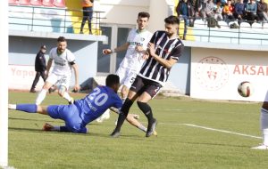 Aksarayspor evinde mağlup