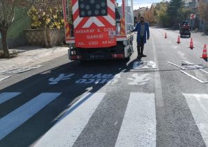 Aksaray İl Özel İdaresi’nden Köy Yollarında Trafik Güvenliği Hamlesi!